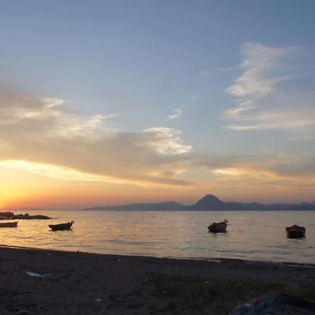 Apartment White Castle *