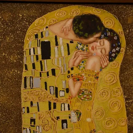 White Castle 公寓 *